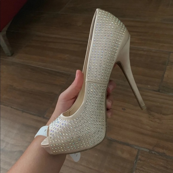 Heels - Picture 6 of 8